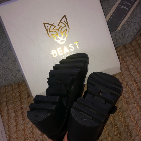 Black Buckle Boots booties nwb - Picture 5 of 9